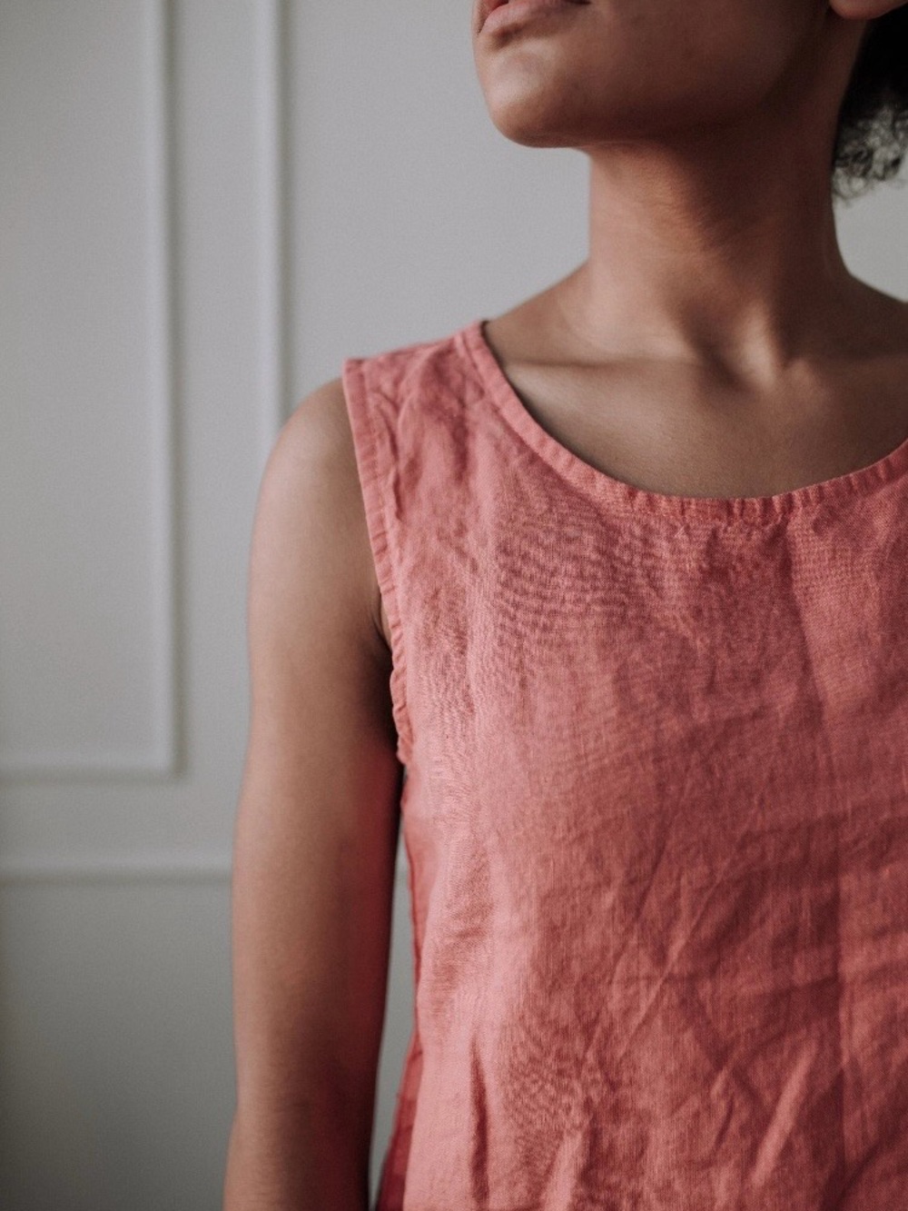 Women’s Sleeveless Linen Top in Khaki Green